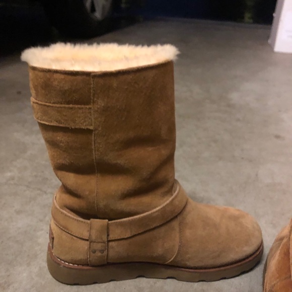 Uggs - Picture 4 of 5